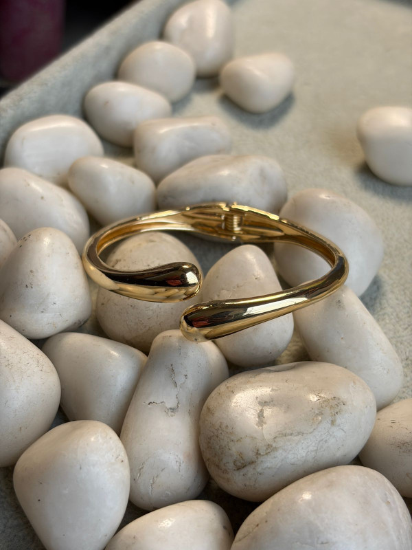 Teardrop and Droplet Bangle (Yellow Chimes Gold)