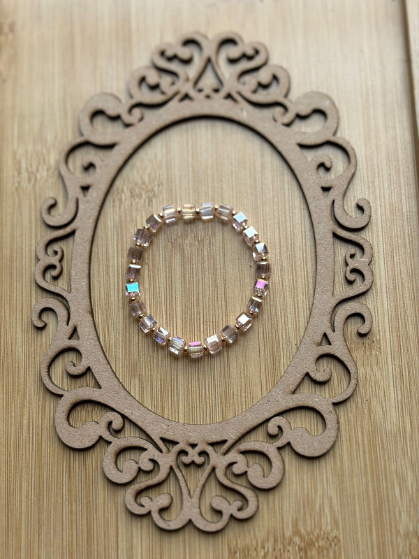 Cube Shaped Crystal Beads Bracelete (Multicolour Tiny Round Gold)