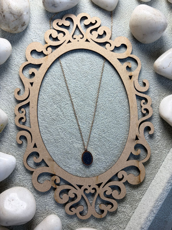 Black - Blue Clover Pendant Gold Chain (Oval)